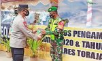 Apresiasi Kinerja Operasi Lilin 2020, Kapolda Beri Bingkisan kepada Pesonil di Toraja Utara