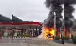 Satu Unit Mobil Terbakar di SPBU Alang-Alang, Toraja Utara