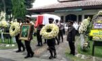 Jenazah Komjen Pol (Purn) Insmerda Lebang Dimakamkan di TMP Kalibata