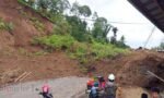 7 Titik Longsor Tutup Jalan Provinsi Poros Paso’bo-Matangli, Tana Toraja