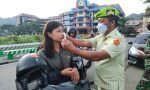 Peringati Hari Lahir ke-41, Pemuda Panca Marga Tana Toraja Bagi Masker di Tempat Umum