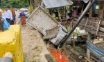 Bersenggolan dengan Honda Jazz, Pickup Pengangkut Sayur dari Enrekang Seruduk Warung Makan di Makale