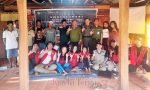 Mahasiswa KKN Tematik Perhutanan Sosial Unhas Sosialisasi Penyadapan Getah Pinus di Mengkendek