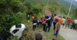 Pickup Masuk Jurang di Jalur Wisata Tebing Romantis, 1 Penumpang Tewas, 11 Luka