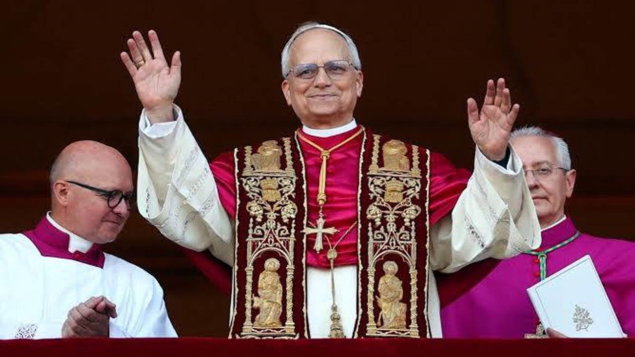 Kardinal Robert Francis Prevost Terpilih Sebagai Paus ke-267 Gereja Katolik