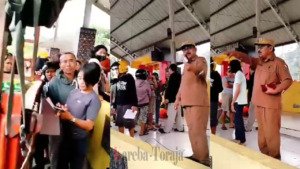 Viral, Kadis Ketapang Toraja Utara Mencak-mencak Gegara Beras di Pasar Murah Dijual Mahal