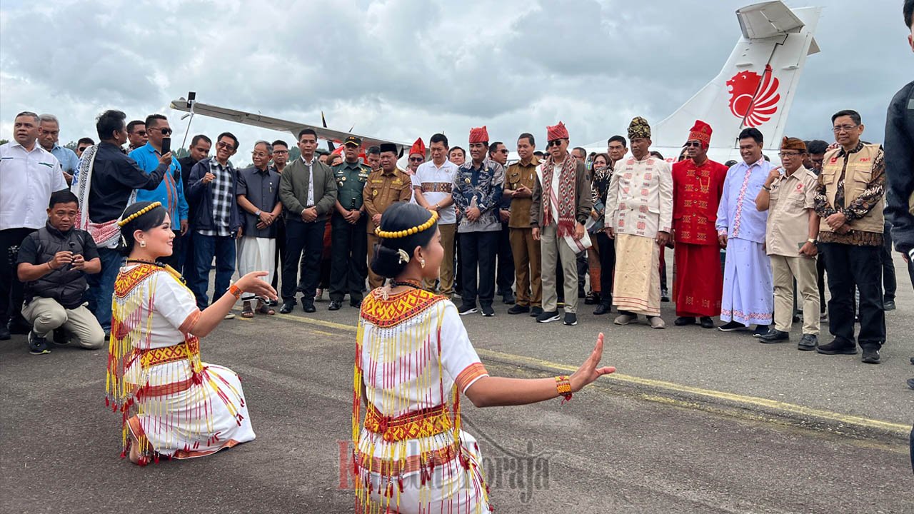 Gubernur Sulut serta Sejumlah Bupati/Walikota Jadi Penumpang Penerbangan Perdana Rute Manado-Toraja