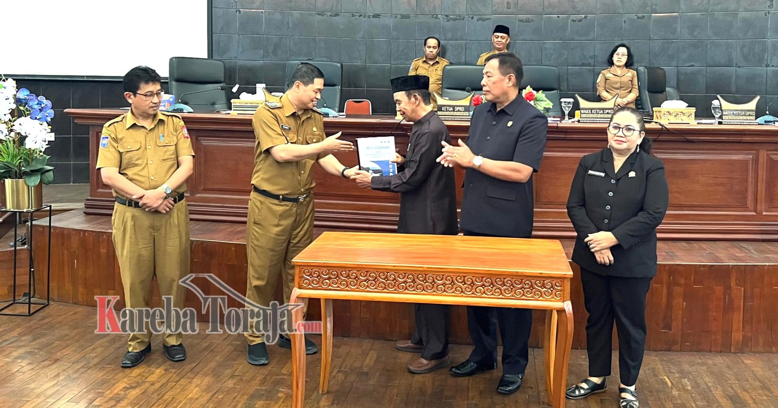 Semua Fraksi di DPRD Tana Toraja Setujui Nota Keuangan dan Ranperda APBD Perubahan T.A 2025