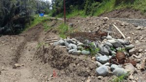 Progres Pekerjaan Proyek Rekonstruksi Jalan Palesan-Buakayu Dinilai Lambat
