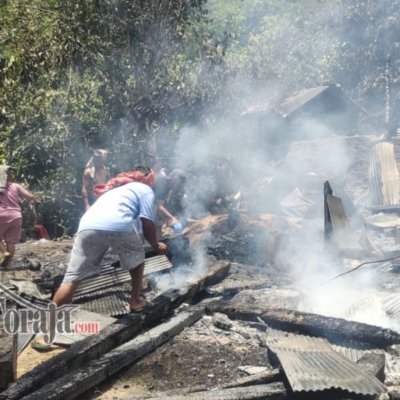 Rumah dan 2 Motor Ludes Terbakar di Lembang Sandana Bittuang