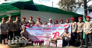 Sat Reskrim Polres Tana Toraja Serahkan Bantuan untuk Korban Kebakaran Rumah di Pa’gasingan Makale Utara