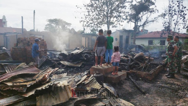 Kebakaran di Malangngo’ Rantepao, 4 Rumah Ludes, Beberapa Bangunan Lainnya Terdampak