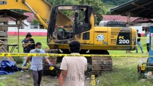 Polisi Olah TKP Kebakaran Excavator di Dekat Tongkonan Ka’pun, Kurra