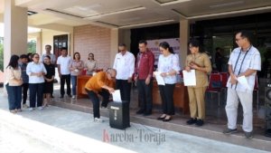 Wujudkan Tertib Administrasi, UKI Toraja Jadi Universitas Swasta Pertama di Sulsel Musnahkan Arsip Tak Bernilai Guna