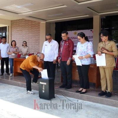 Wujudkan Tertib Administrasi, UKI Toraja Jadi Universitas Swasta Pertama di Sulsel Musnahkan Arsip Tak Bernilai Guna