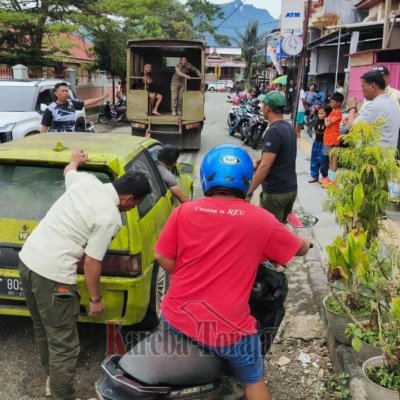 Satpol PP Bakal Derek Paksa 24 Unit Bangkai Mobil di Toraja Utara
