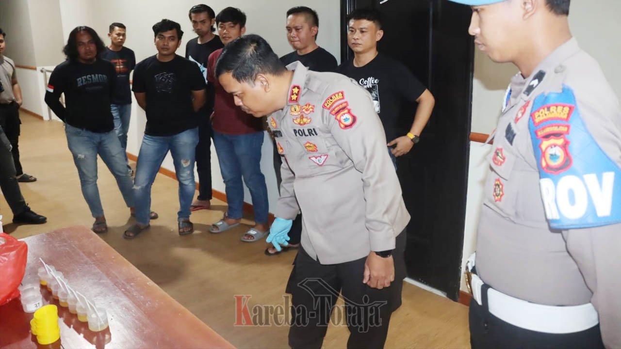 Pastikan Bebas Narkoba, Tim Sillakku’ Satreskrim Polres Toraja Utara Jalani Tes Urine