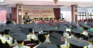 UKI Toraja Wisuda 605 Sarjana dan Magister Semester Ganjil T.A 2025/2026, Rektor Sampaikan Sejumlah Capaian