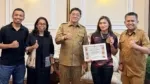 Dian Upa Salurante; Perempuan Toraja Pertama Penakluk Rinjani 100, Bupati Beri Penghargaan