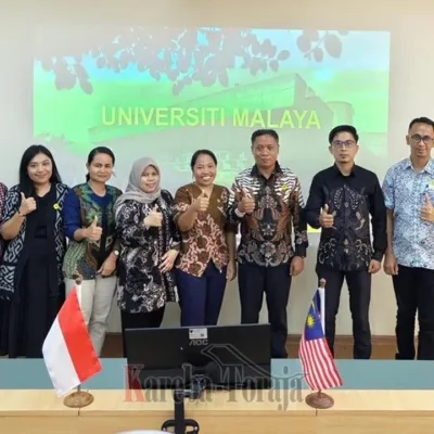 English Education Study Program, UKI Toraja Presents Scientific Paper at Universiti Malaya