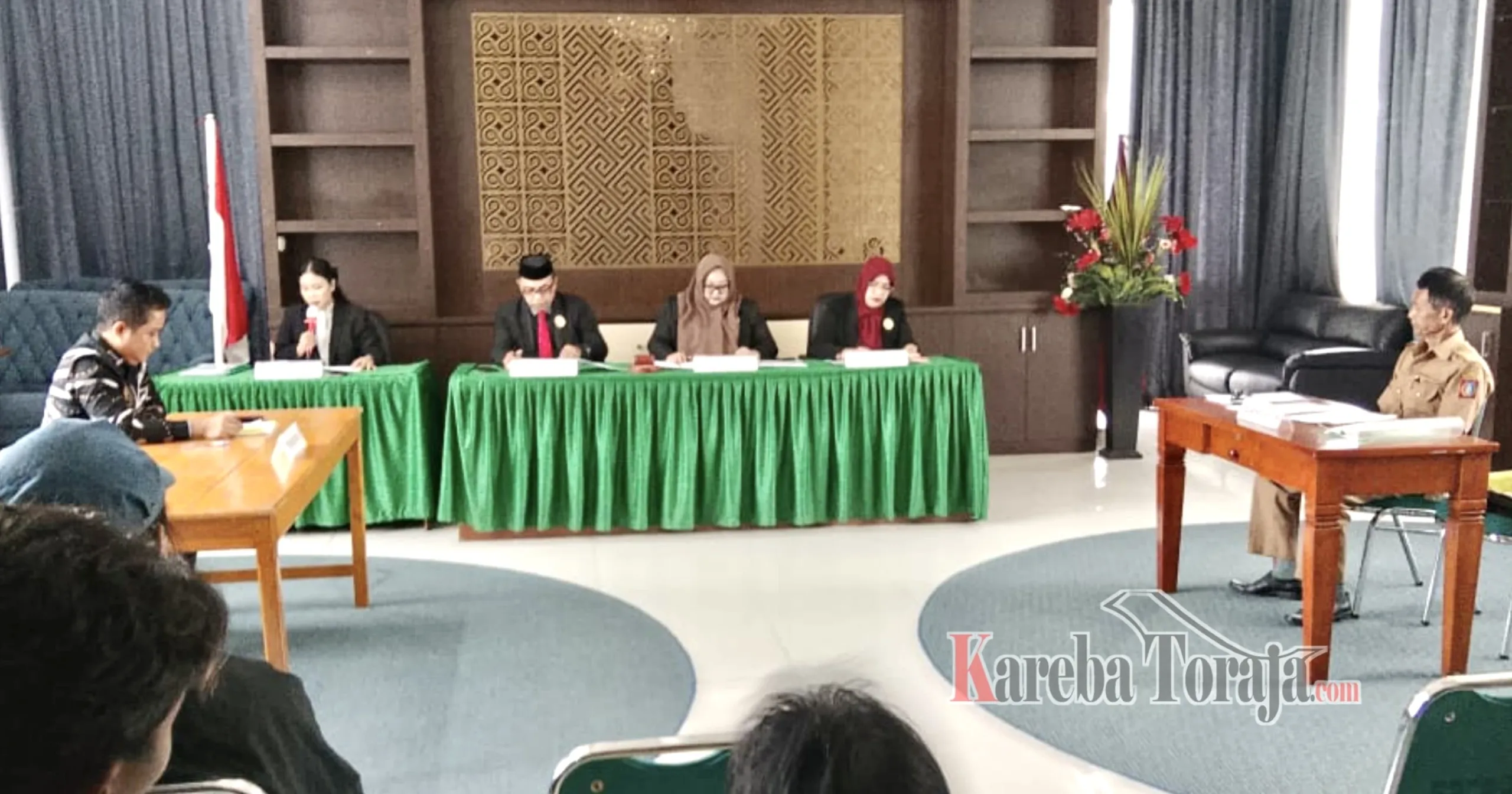 Tertutup Soal Dokumen Tanah ke Warganya, Kepala Lembang Lea Makale Disidang Komisi Informasi