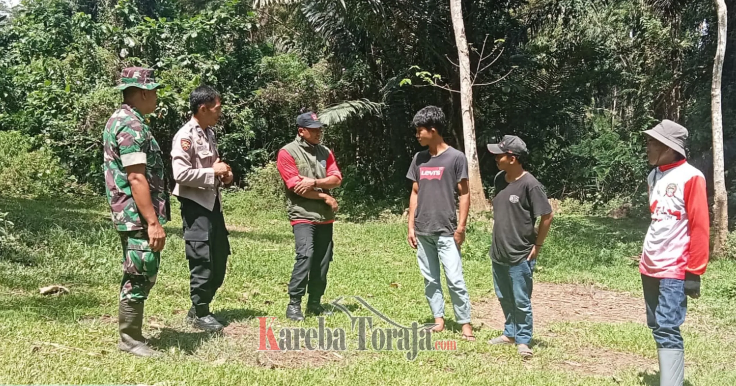 Antisipasi Kebakaran Hutan, Bhabinkamtibmas Polsek Mengkendek Bersama Tim Gabungan Sisir Kawasan Hutan