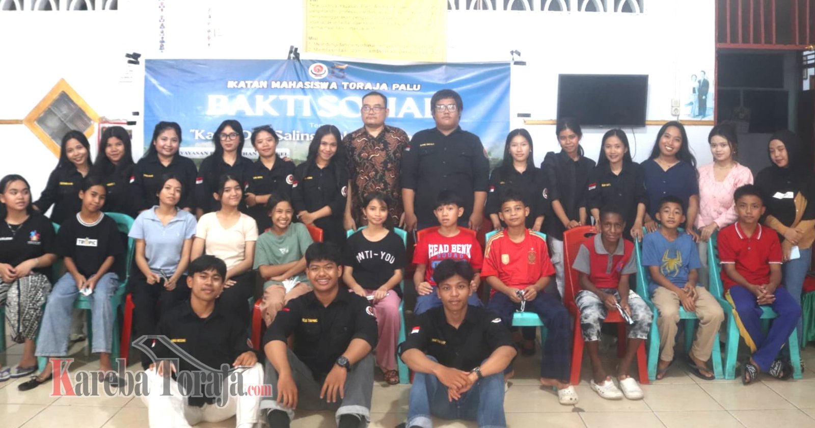 Peringati Dies Natalis Ke-13, Ikatan Mahasiswa Toraja Palu Gelar Bakti Sosial di Panti Asuhan
