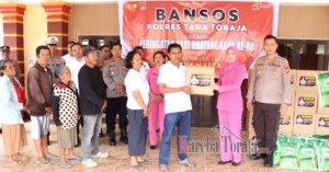 Sambut HUT Bhayangkara Ke-80, Polres Tana Toraja Salurkan Ratusan Paket Bansos untuk Masyarakat