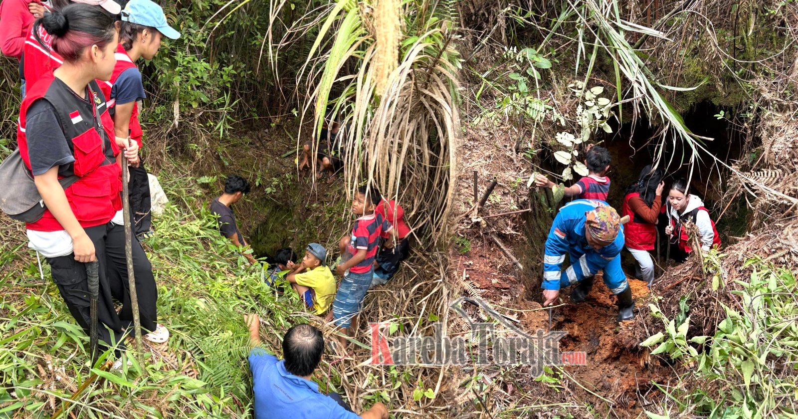 Mahasiswa KKN-T 116 Unhas Telusuri Jejak Sejarah Pertahanan Pahlawan Pongtiku di Lembang Benteng Ka’do Toraja Utara