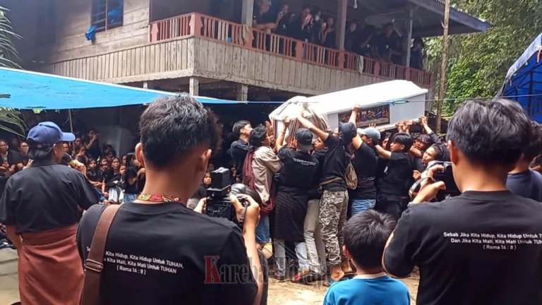 Ribuan Orang Hadiri Pemakaman Sonda, Korban Pembunuhan di Tikala, Toraja Utara