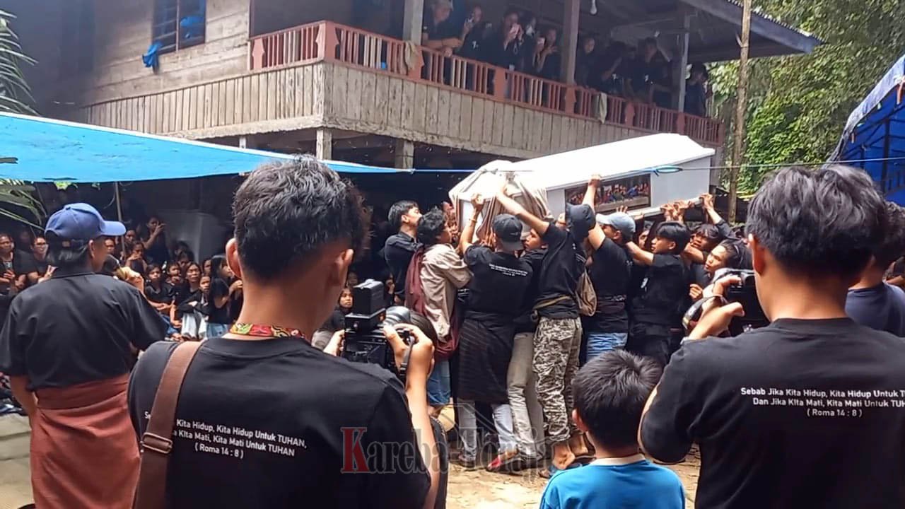Ribuan Orang Hadiri Pemakaman Sonda, Korban Pembunuhan di Tikala, Toraja Utara