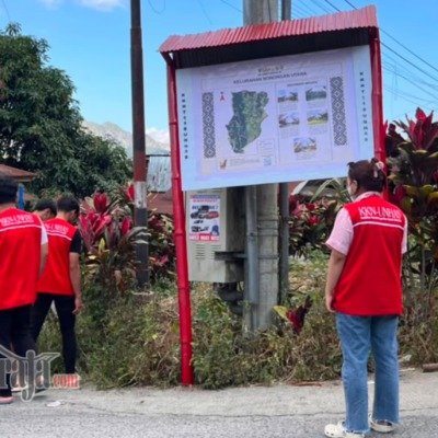 Dukung Potensi Wisata Budaya, Mahasiswa KKNT Unhas 116 Kelurahan Nonongan Utara Pasang Papan Informasi Objek Wisata Berbasis Digital