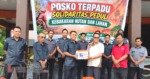 Bawaslu Toraja Utara Salurkan Bantuan Air Mineral, Wujud Solidaritas untuk Penanganan Karhutla
