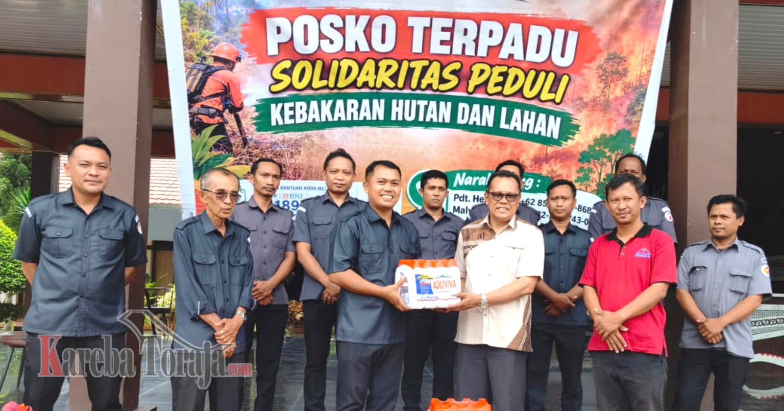 Bawaslu Toraja Utara Salurkan Bantuan Air Mineral, Wujud Solidaritas untuk Penanganan Karhutla