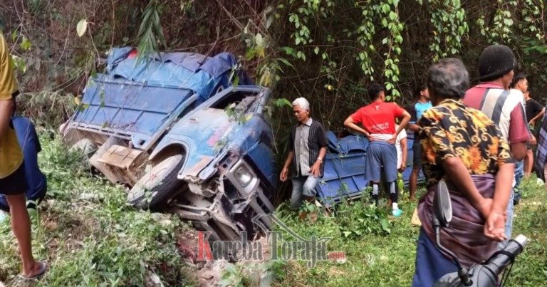 Tak Kuat Nanjak, Truk Bermuatan Kopi di Masanda Terperosok ke Parit, 1 Orang Meninggal Dunia