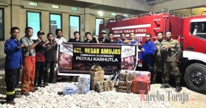 Dukung Penanganan Karhutla, Anak Muda Jalan Serang Serahkan Bantuan Logistik ke Damkar Toraja Utara