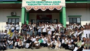 Jalin Silaturahmi, ASN Kemenag Toraja Utara dan BRI Kanca Rantepao Gelar Senam Bersama